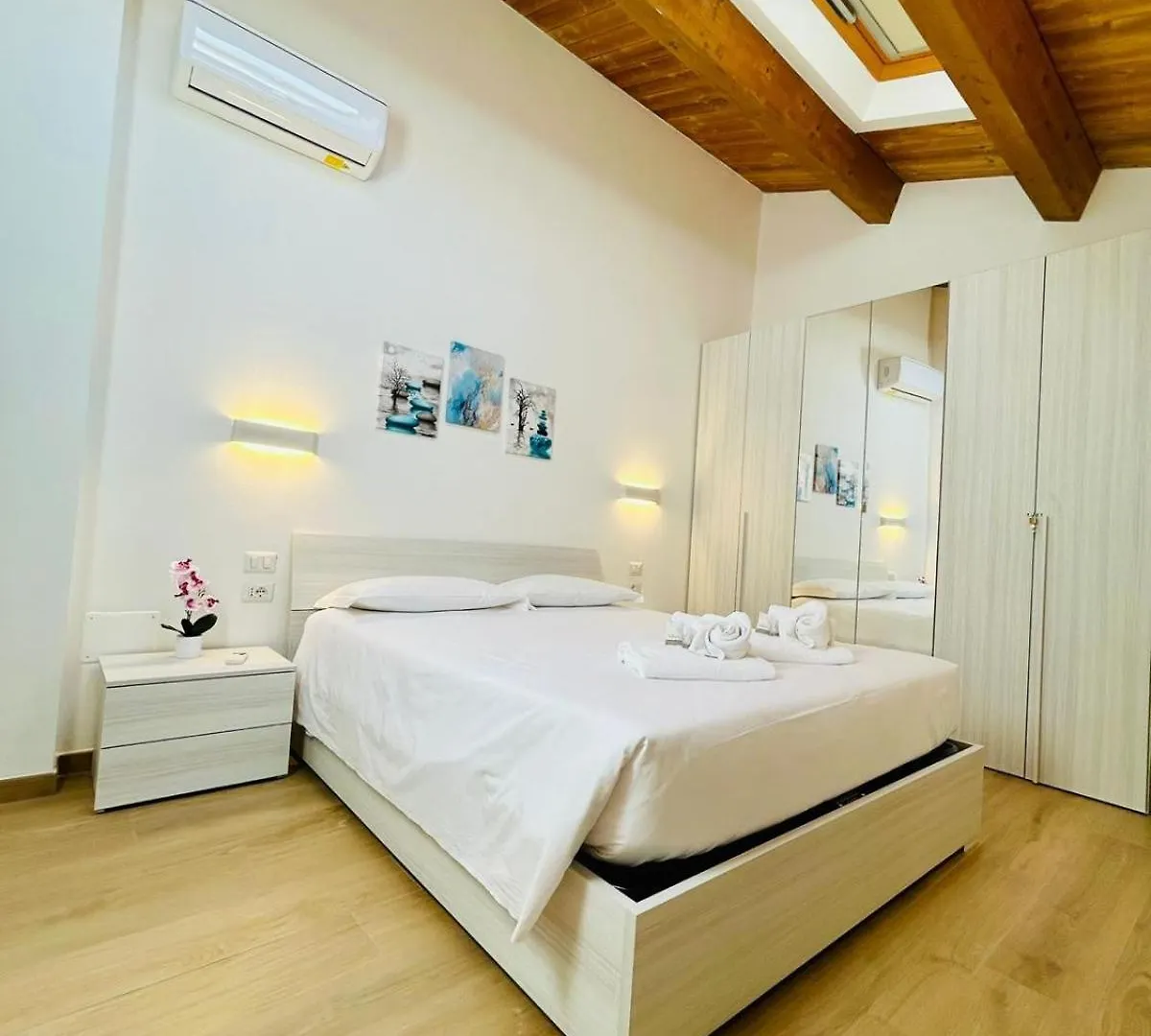Smart Suites Forli' Apartment